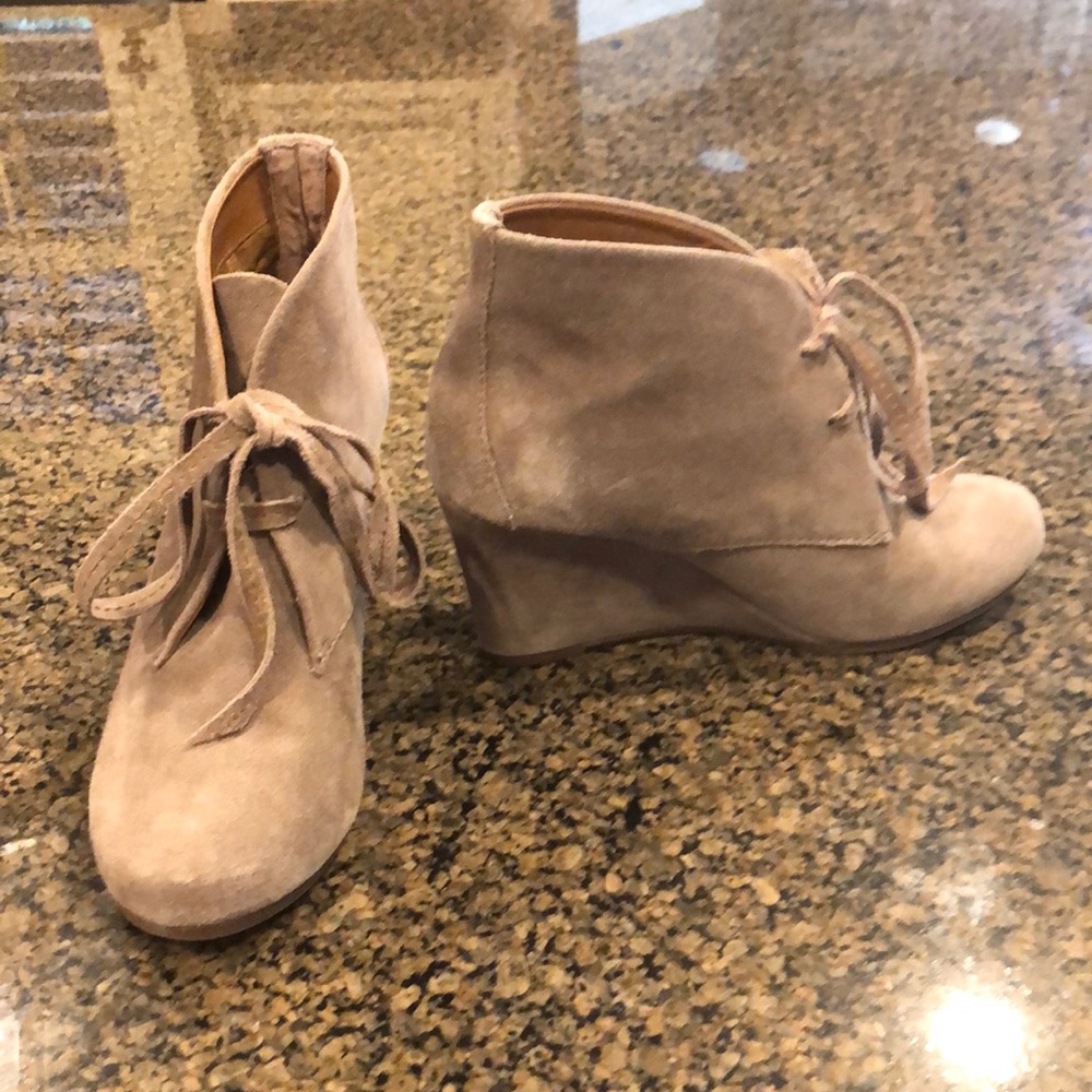 Dolce Vita Gardyn size 7 1/2 booties
